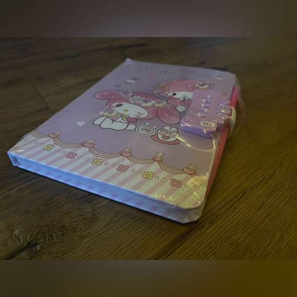 MY MELODY & My Sweet Piano-Imported (NWT) Hardcover Locking Journal with Pen - Picture 8 of 8